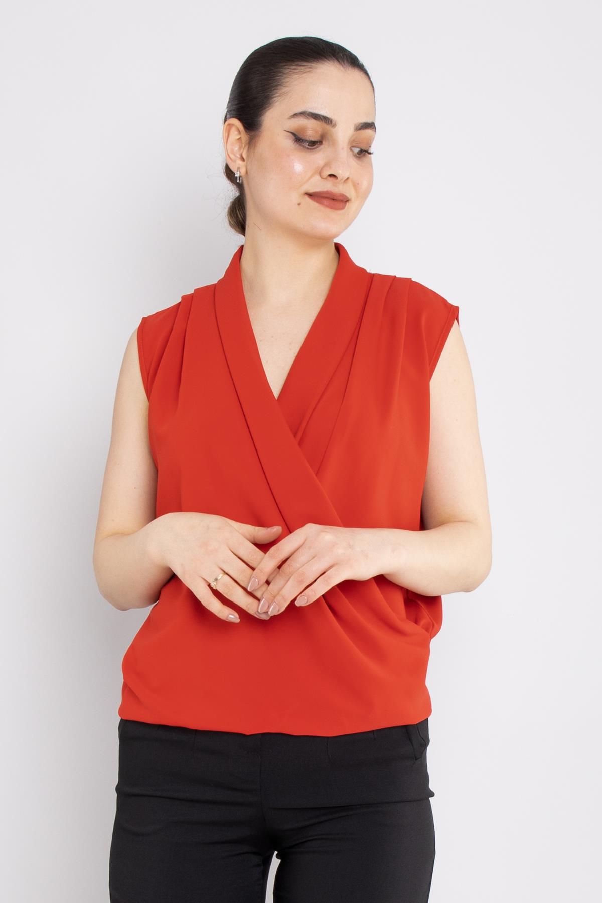 81856 Kruvaze Yaka Dökümlü Kolsuz Şifon Bluz