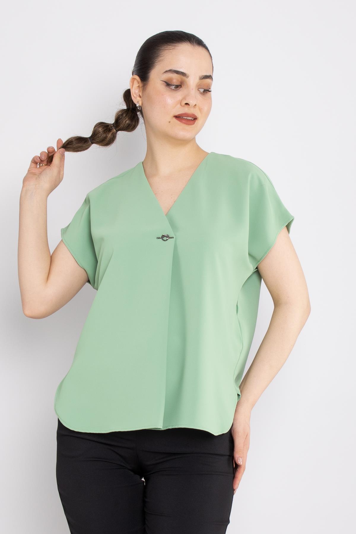 81908 Vyaka Broşlu Kısa Kol Krep Şifon Bluz