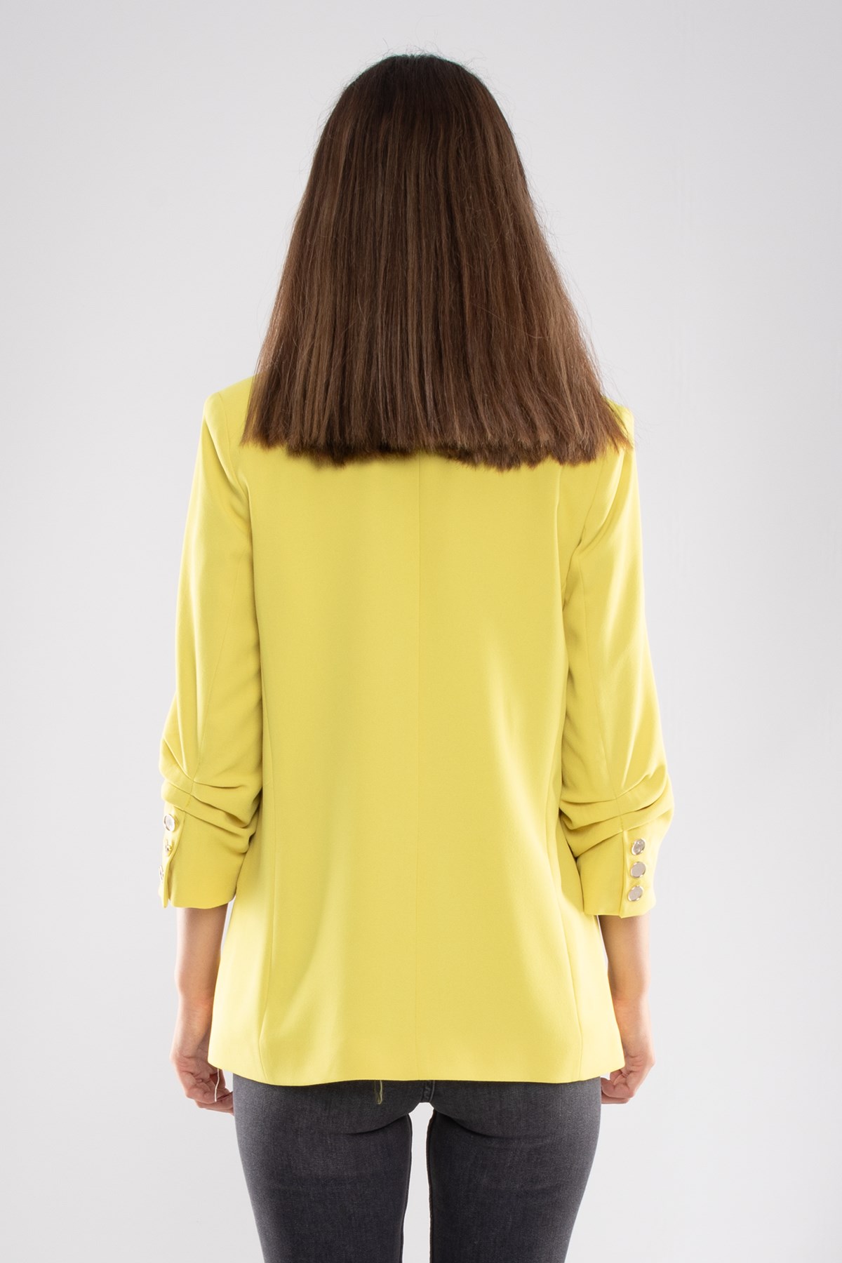 90113 ÖNÜ DÜĞMELİ KOLU BÜZGÜLÜ CEKET