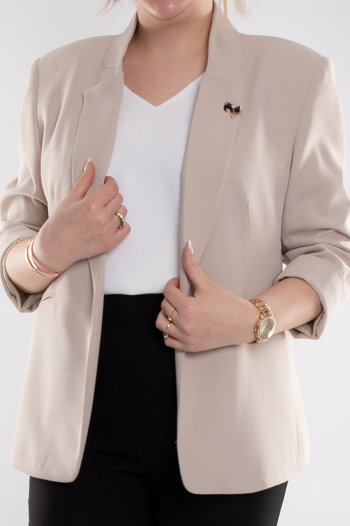 90179 Büyük Beden Kedi Broşlu Kadın Ceket