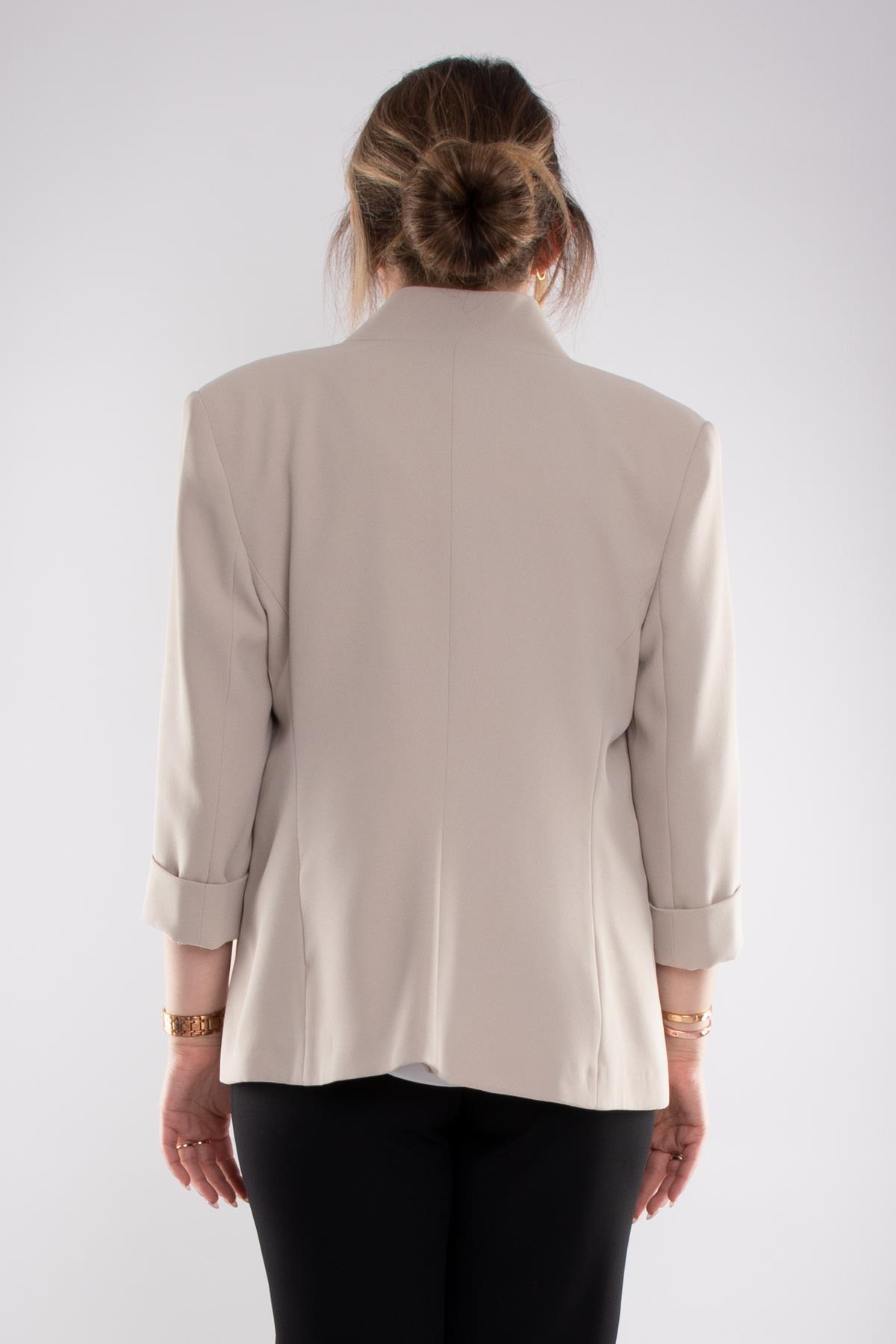 90179 Büyük Beden Kedi Broşlu Kadın Ceket