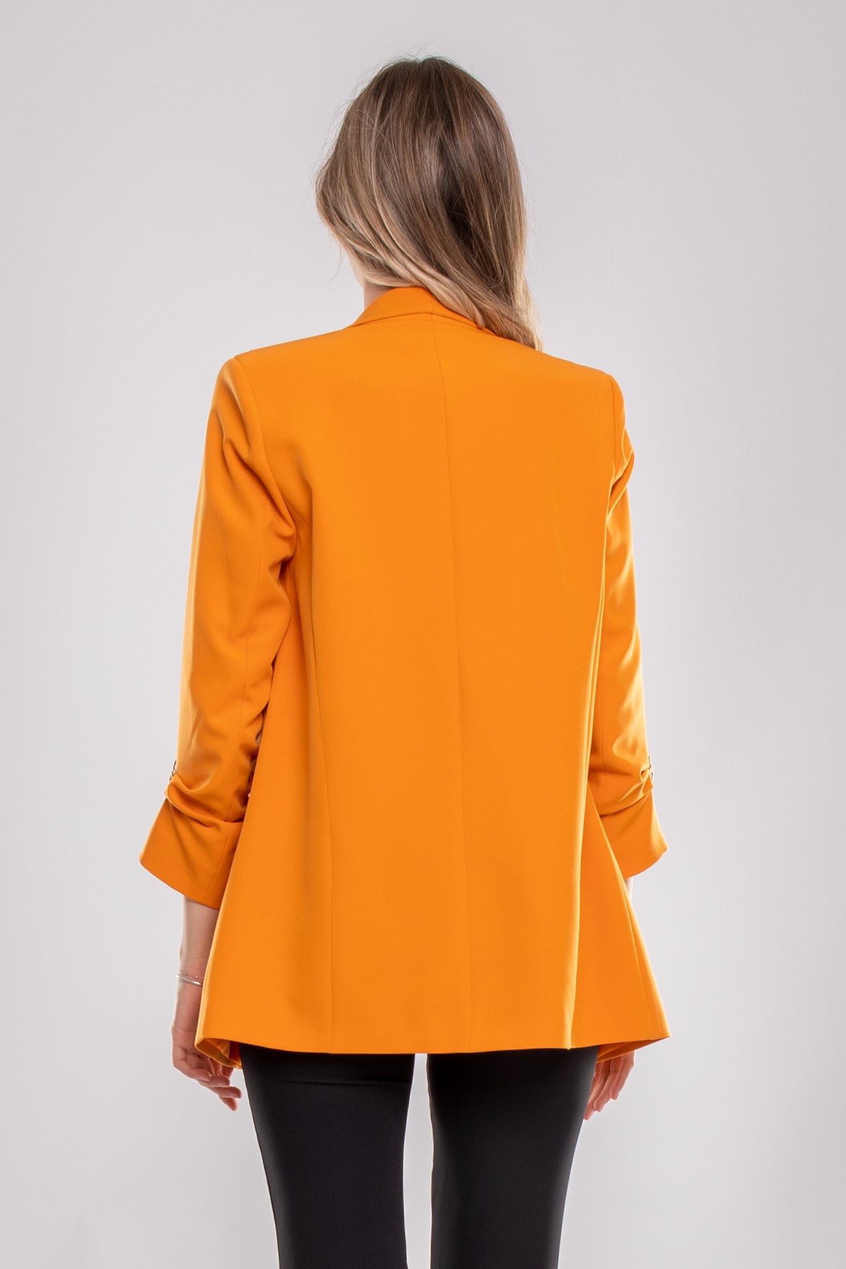 90503 Broşlu Büzgülü Kol Astarlarlı Blazer Ceket