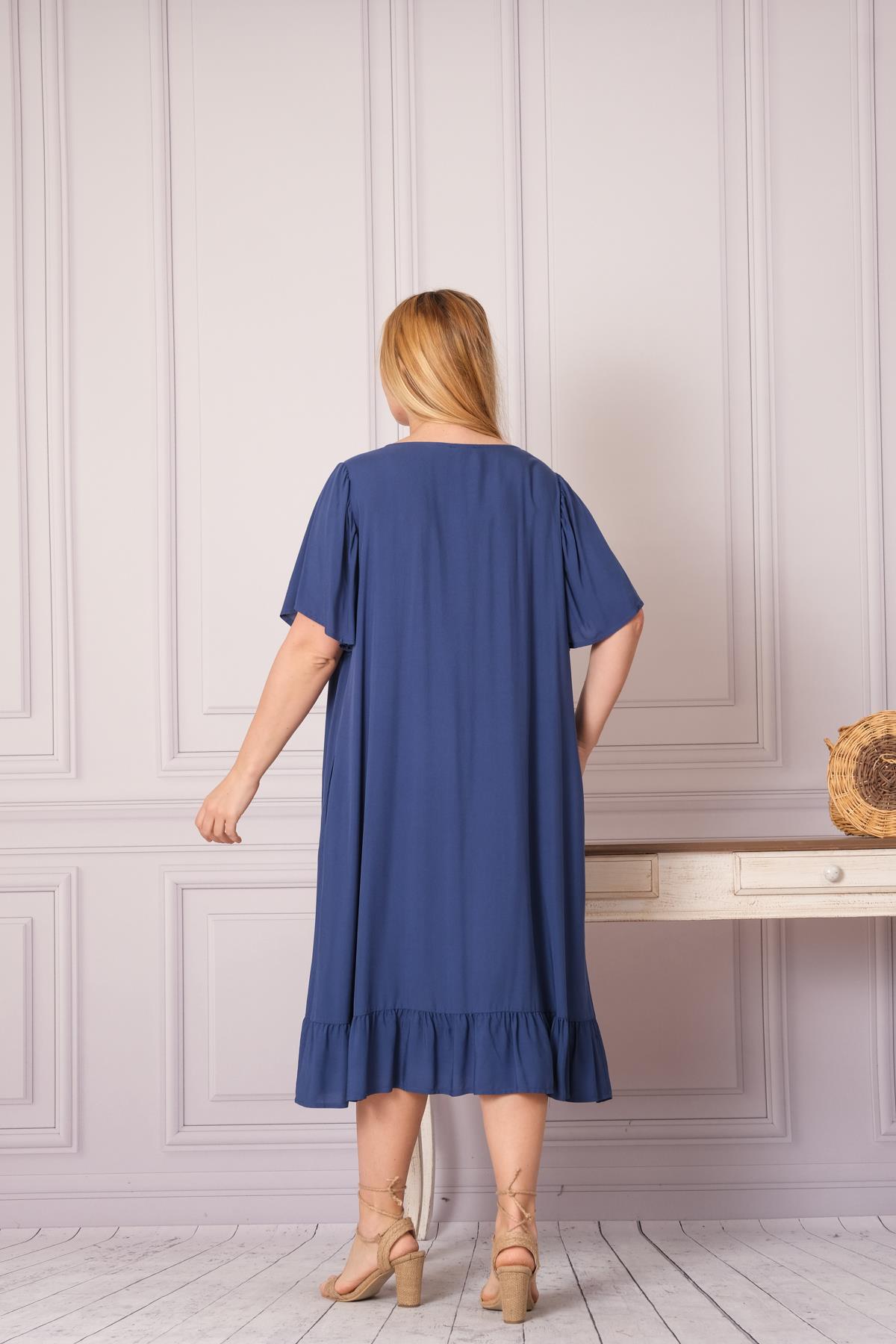 9051 Büyük Beden Robadan Büzgülü Yaka Nakışlı Kısa Kol Pamuk Otantik Elbise