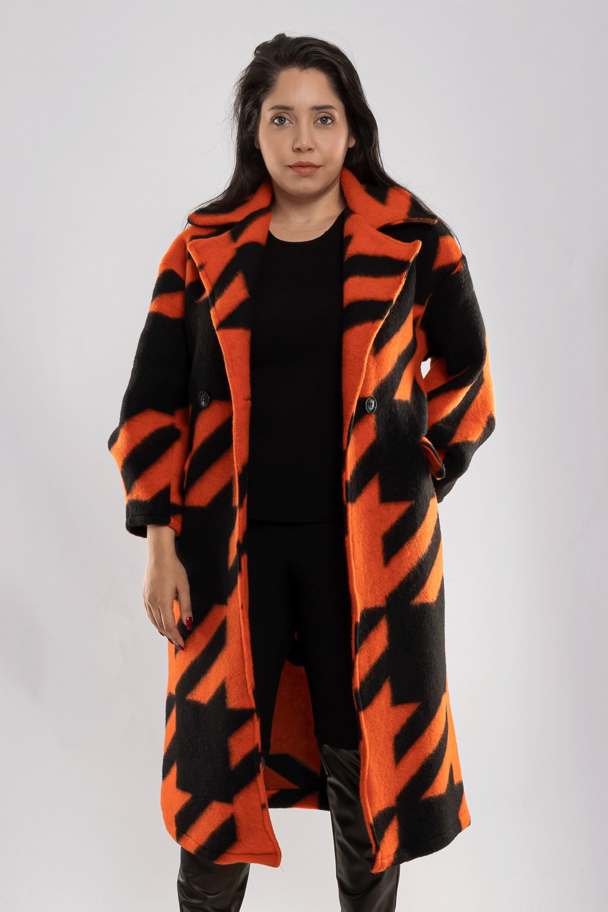 9137 Büyük Beden Kazayağı Desen Kadın Kaşe Kaban