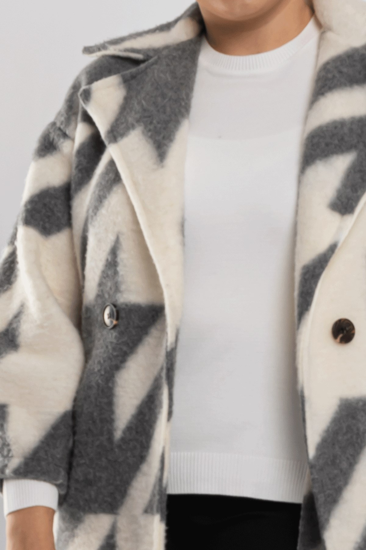 9137 Büyük Beden Kazayağı Desen Kadın Kaşe Kaban