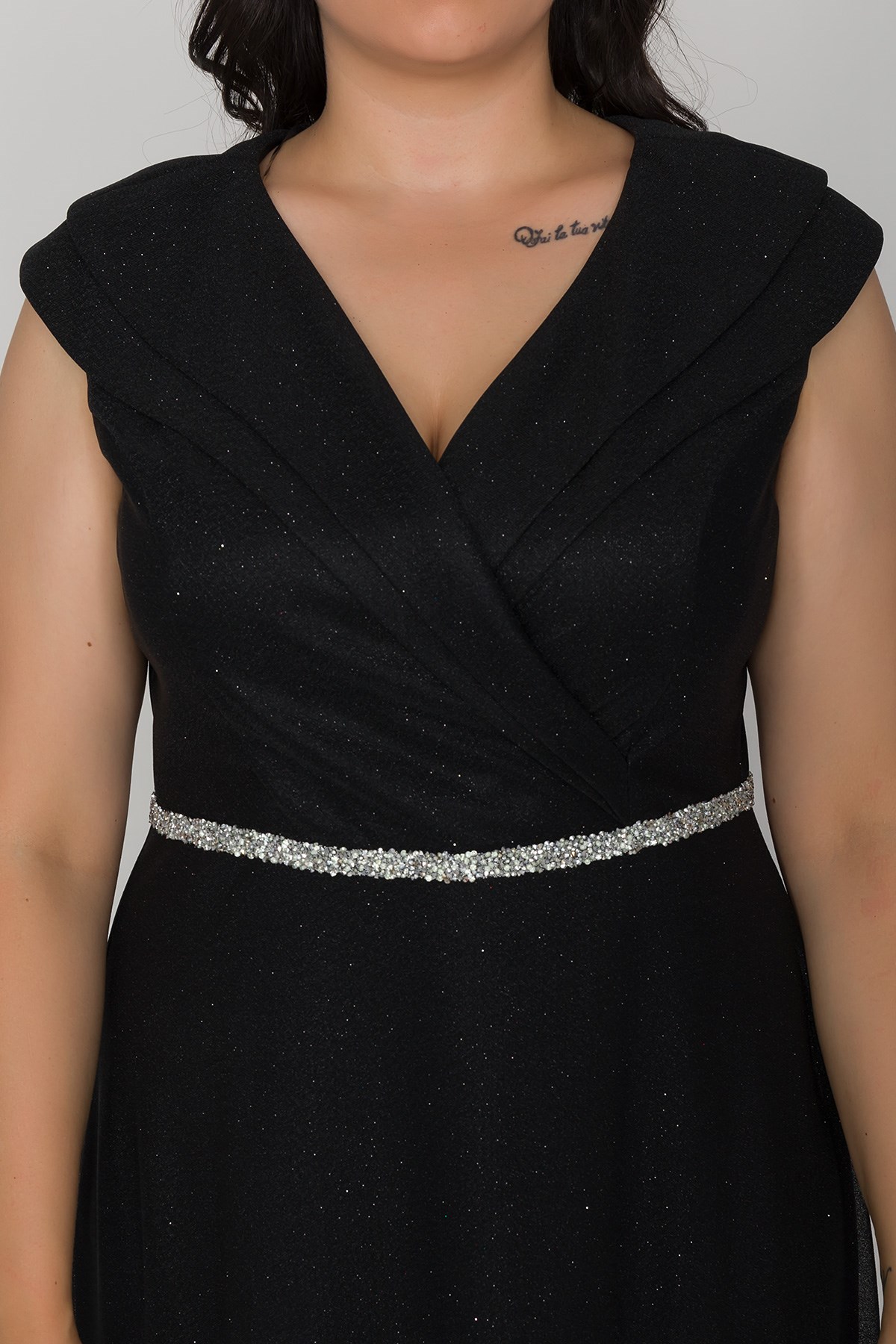 9247 Büyük Beden Çift Yaka Kruvaze Beli Şerit Simli Tül Elbise