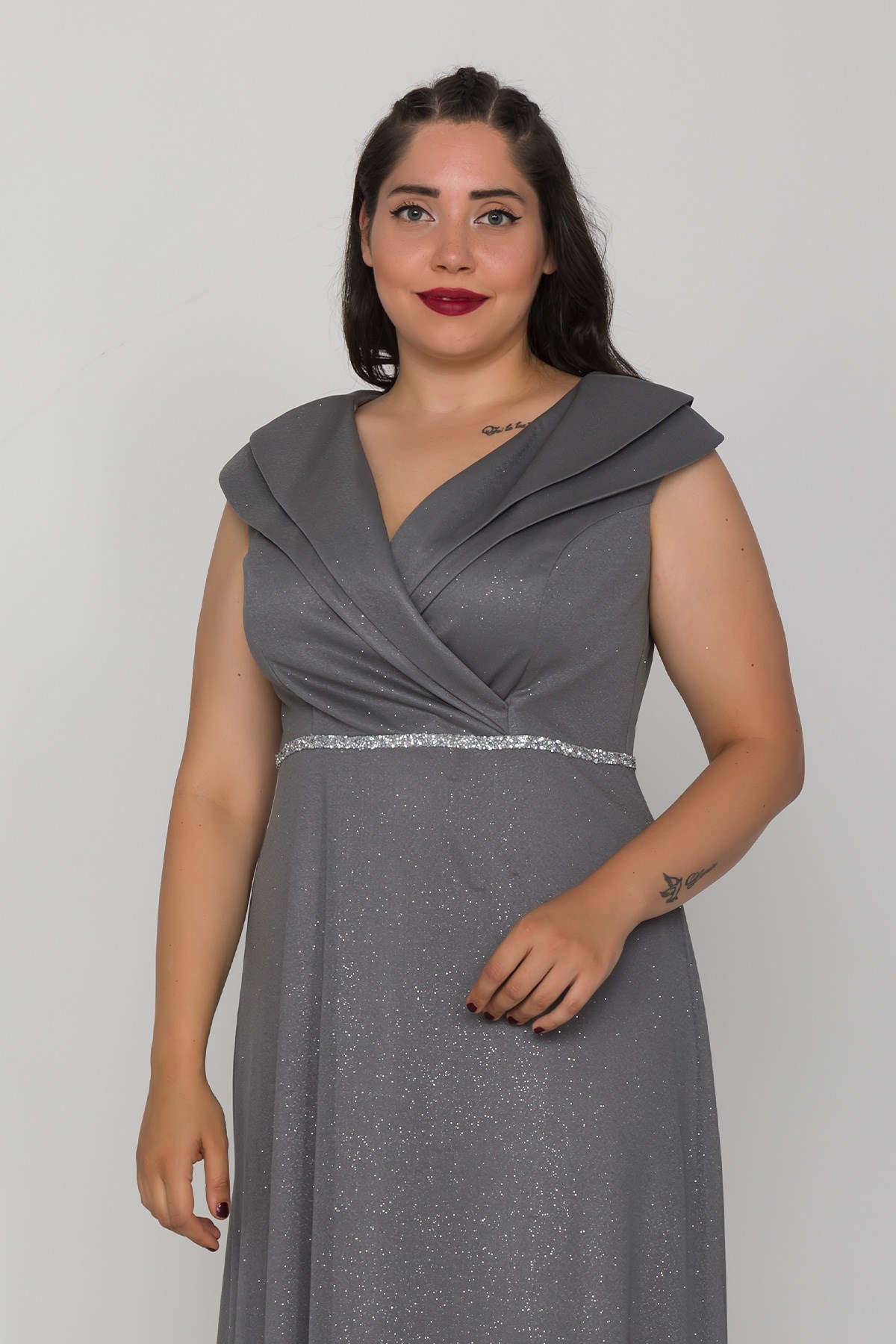 9247 Büyük Beden Çift Yaka Kruvaze Beli Şerit Simli Tül Elbise