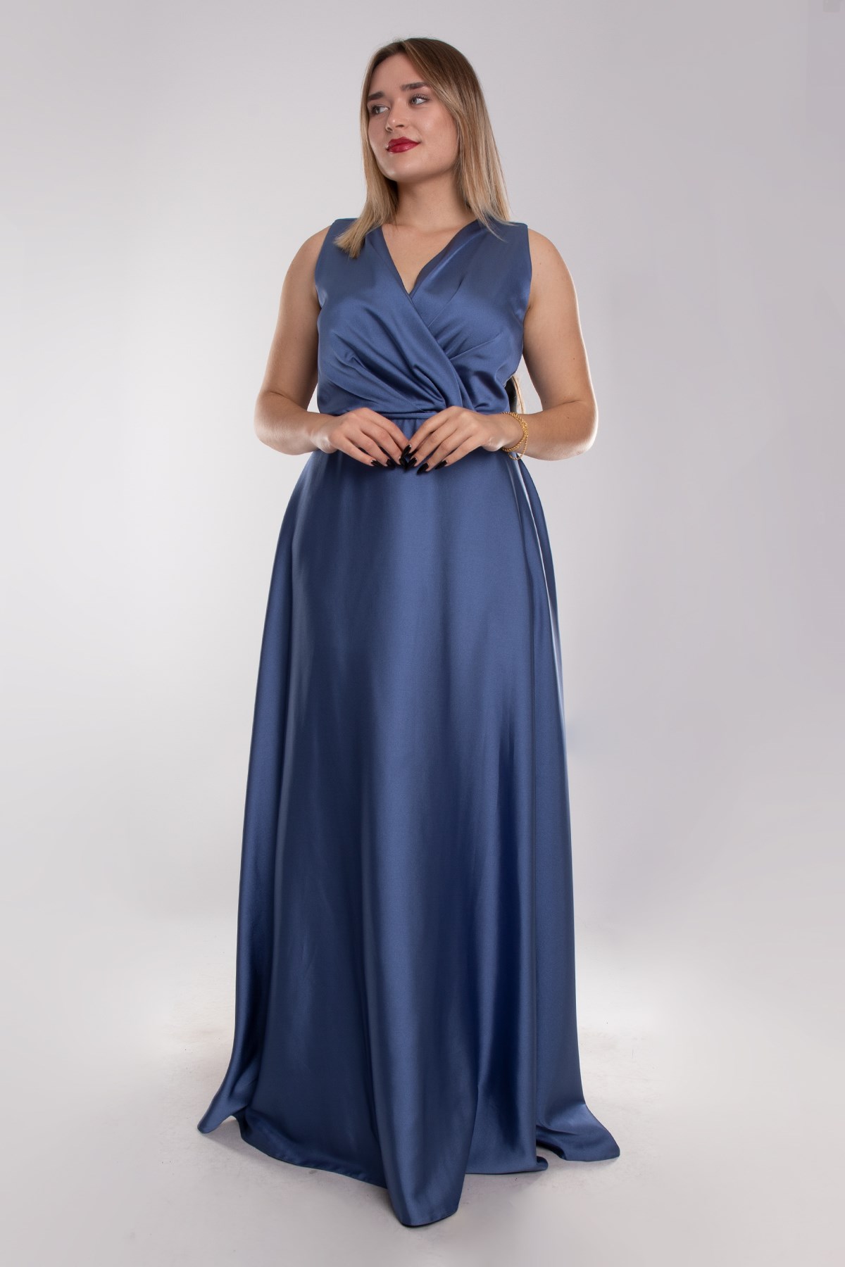 9490 Büyük Beden Kruvaze Yaka Kolsuz Uzun Saten Elbise