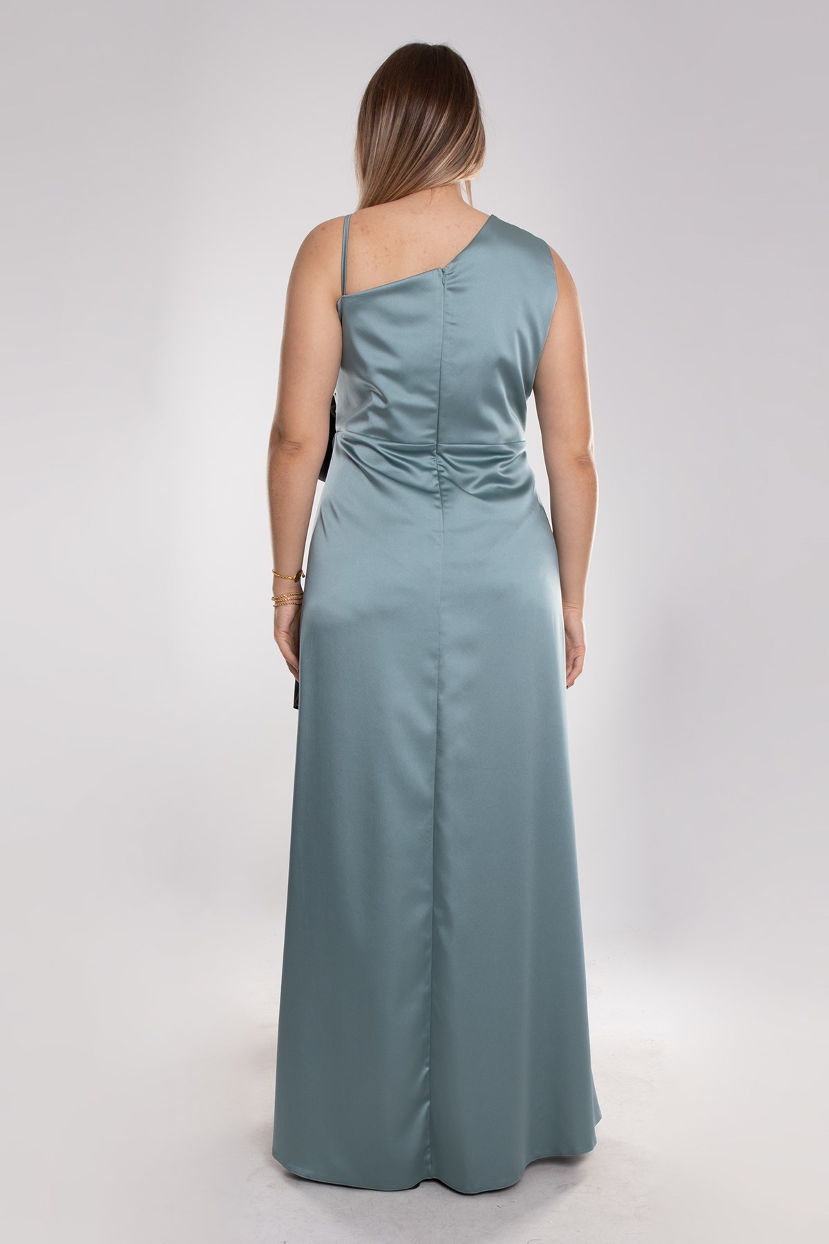 9495 Büyük Beden Tek Omuz Dantel Detay Pileli Saten Uzun Elbise