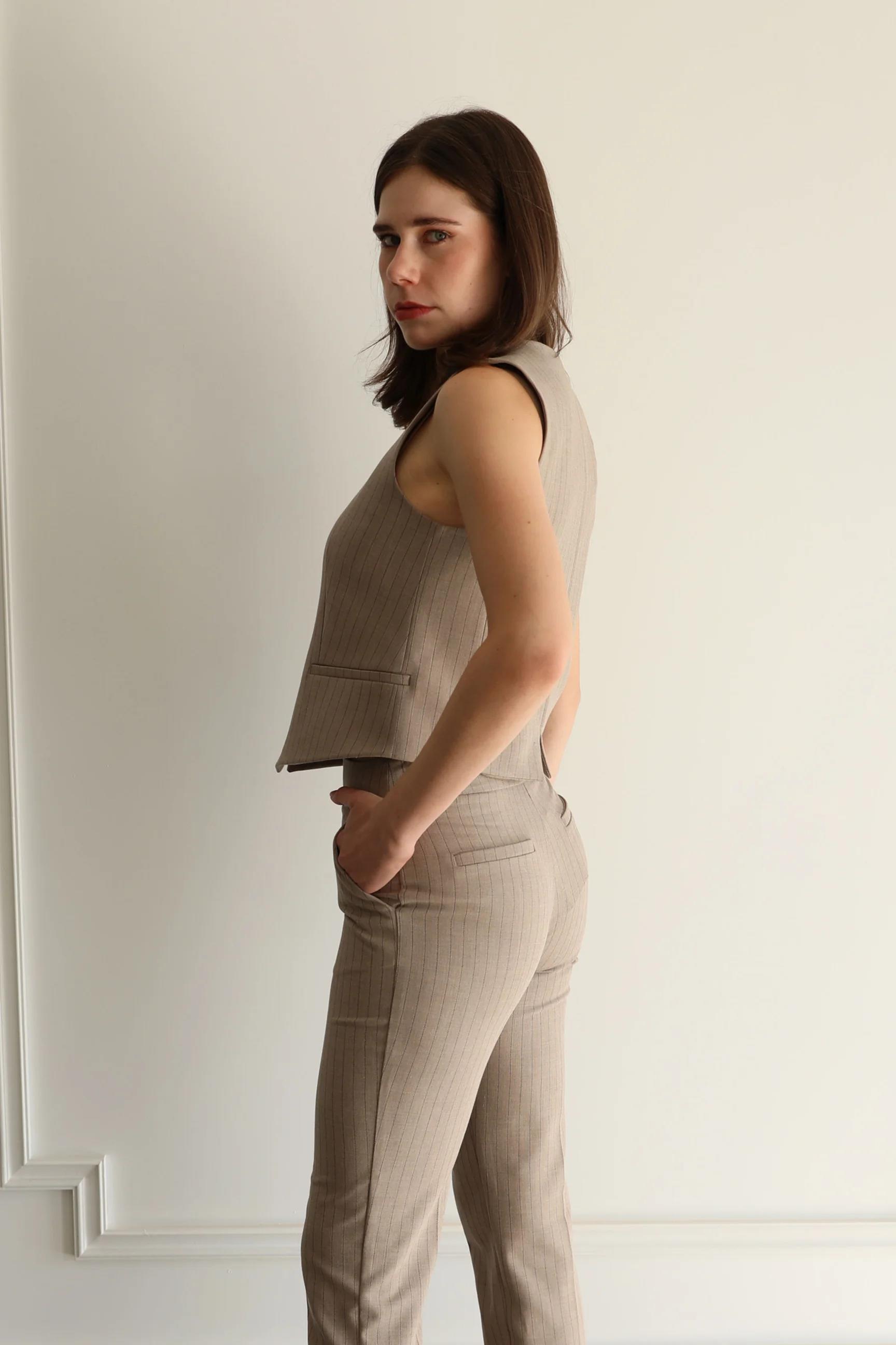 9636-71320 Çizgili 4 Düğme Yelek Pantolon Takım