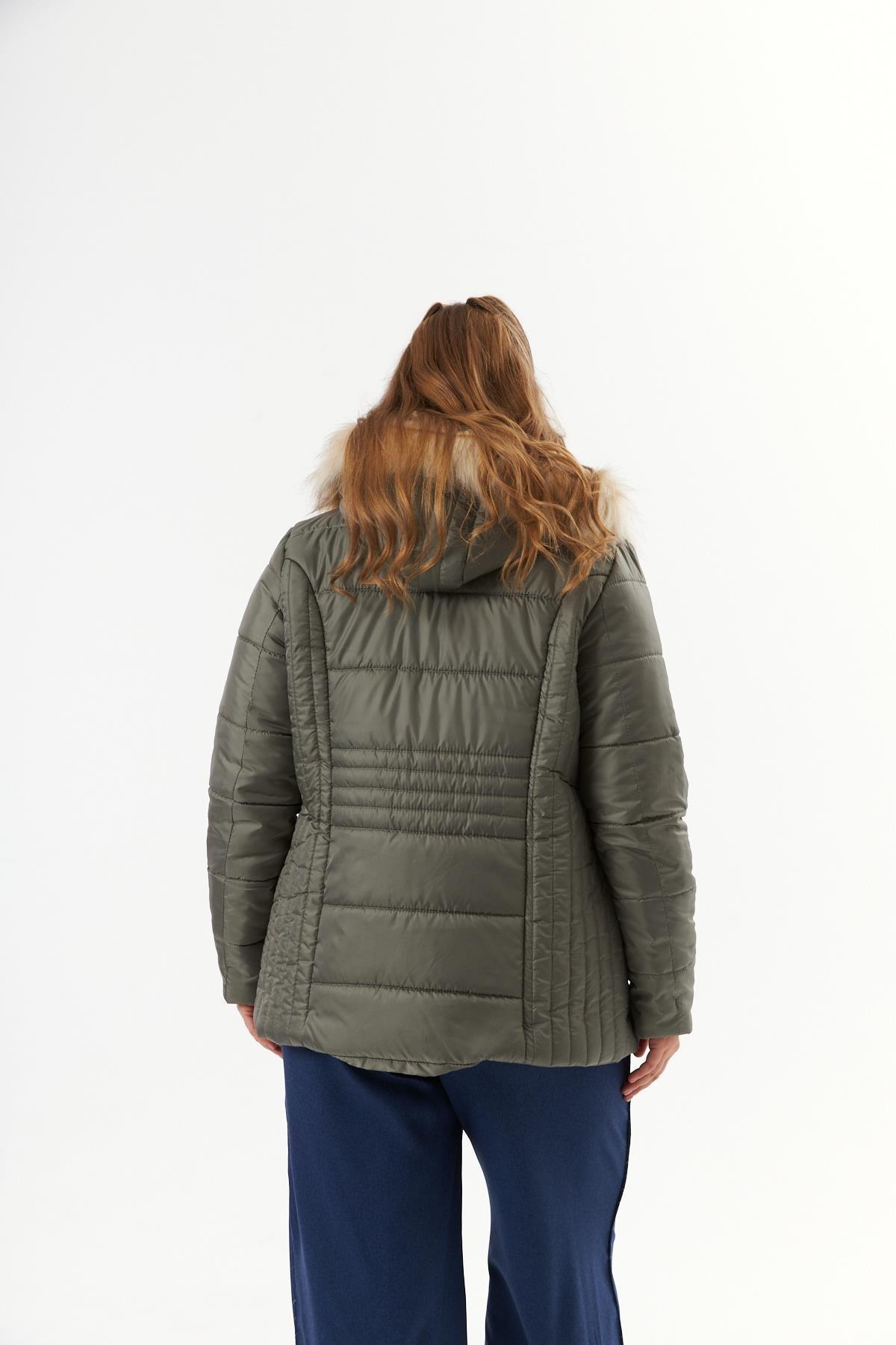 9761 Büyük Beden Kapüşonu Kürklü Kadın Fermuarlı Şişme Mont