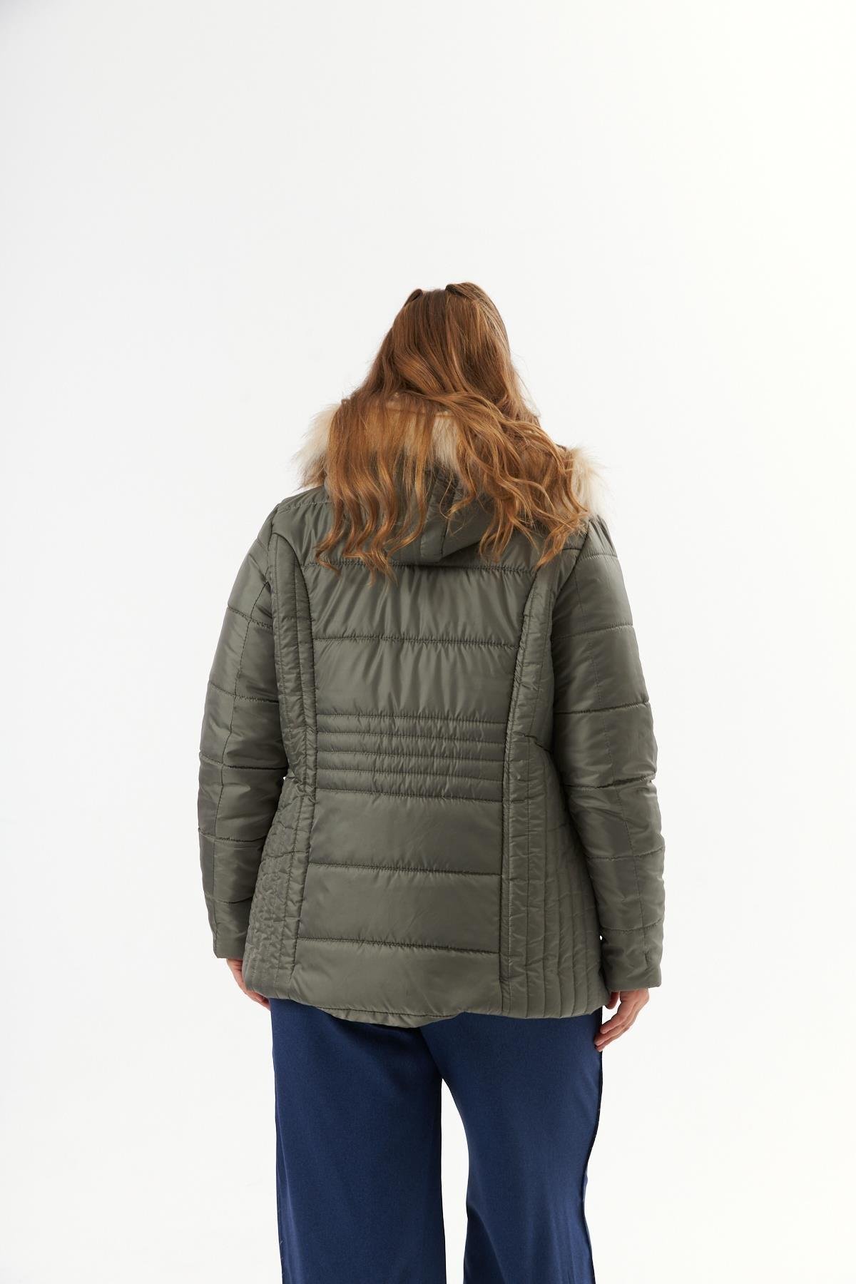 9761 Büyük Beden Kapüşonu Kürklü Kadın Fermuarlı Şişme Mont