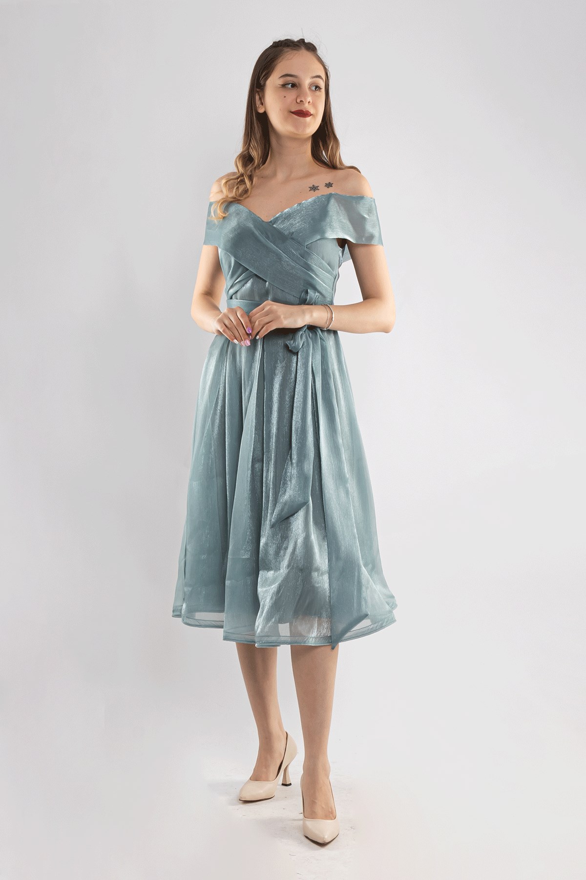 D-1066 Madonna Yaka Kuşaklı İpek Şifon Kısa Elbise