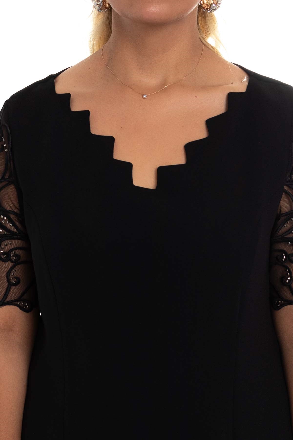 D-895 BB Merdiven Yaka Kolu Taş İşl.Krep Elbise