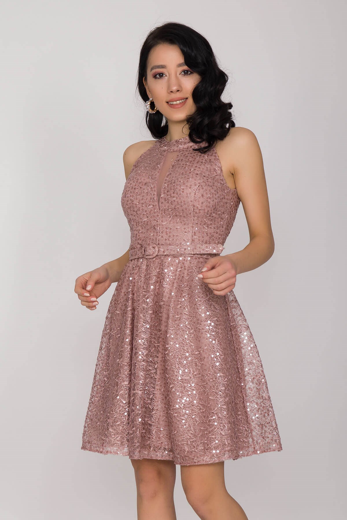 D-933 KB Kemerli Halter Yaka Sırt Detay Pulpayet Kısa Abiye Elbise