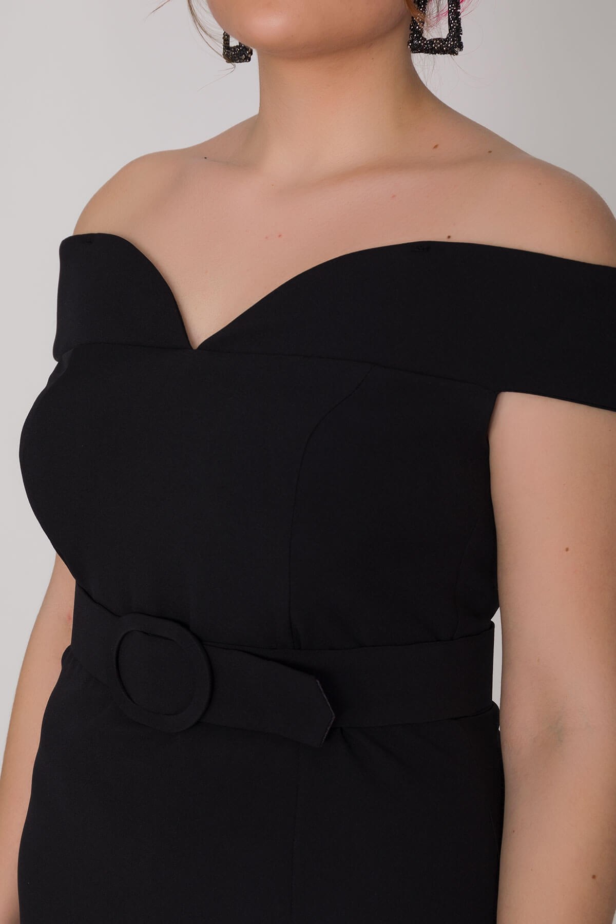 D-958 BB Madonna Yaka Eteği Valonlu Dalgıç Kumaş Kısa Elbise