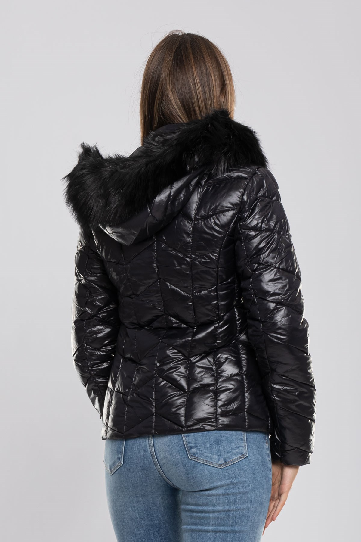 D89739 Şapkalı Cepli Kısa Kadın Şişme Mont