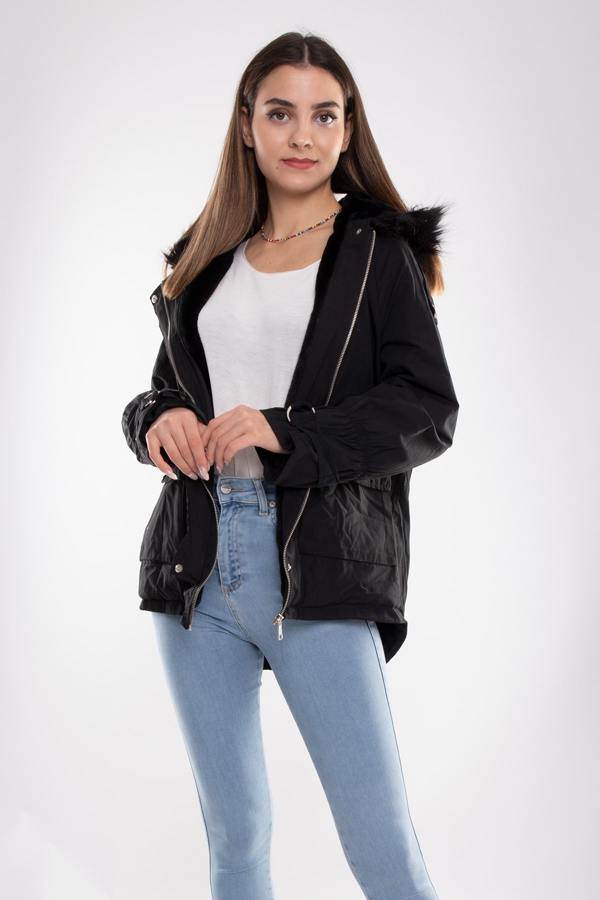 D89851 İçi Kürklü Kol Büzgülü Kapşonlu Kadın Mont