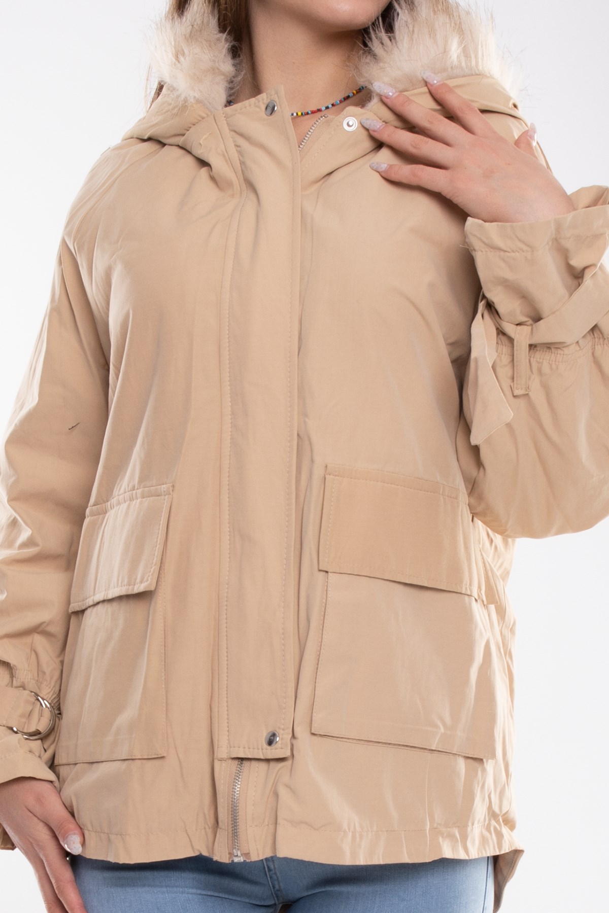 D89851 İçi Kürklü Kol Büzgülü Kapşonlu Kadın Mont