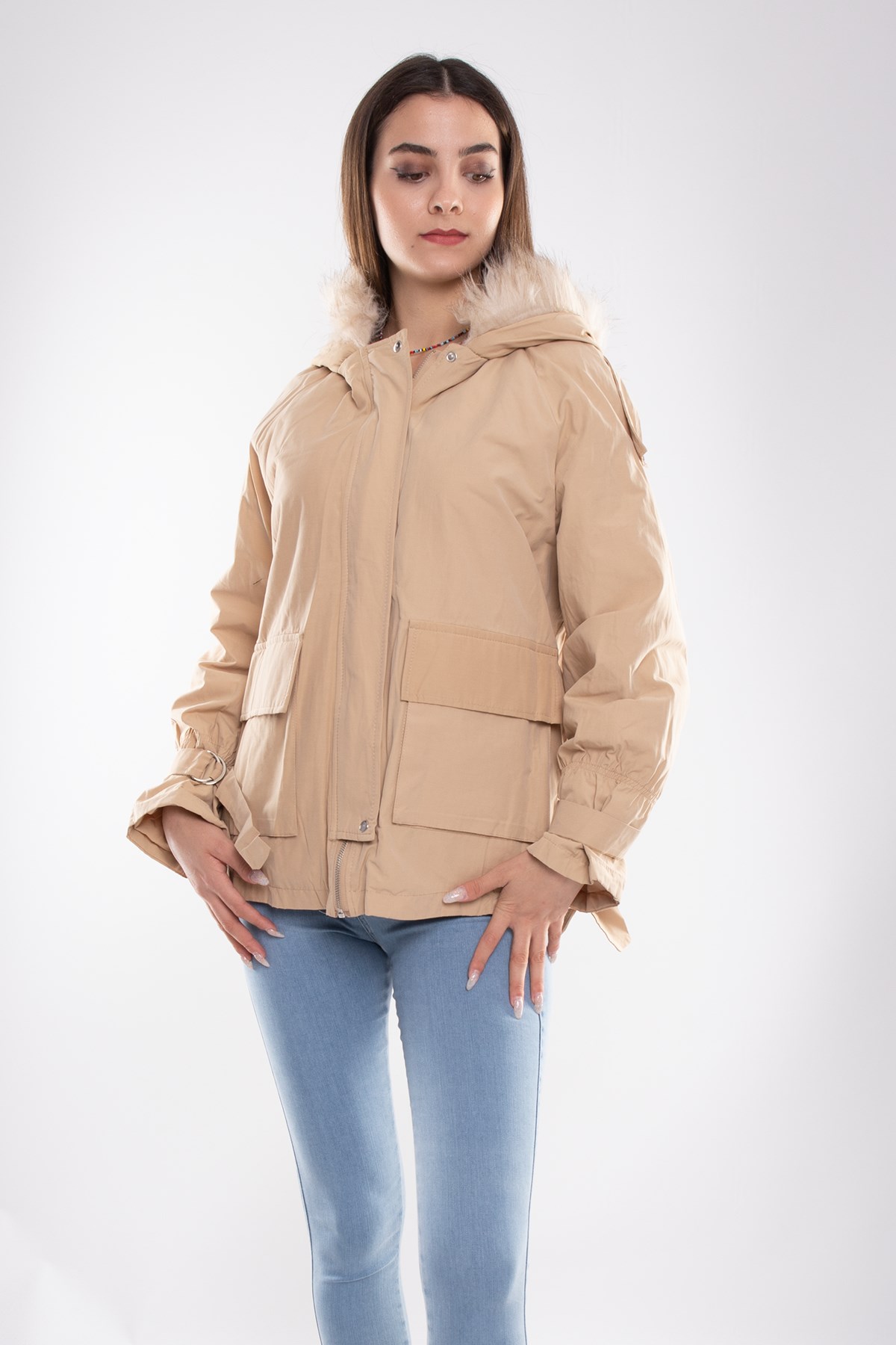 D89851 İçi Kürklü Kol Büzgülü Kapşonlu Kadın Mont