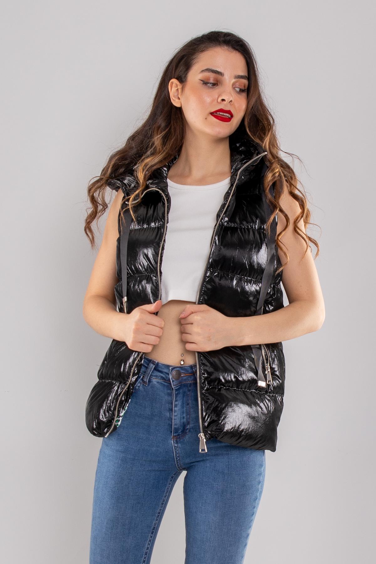 D99071 Kapüşonlu Parlak Şişme İçi Leopar Astarlı Yelek