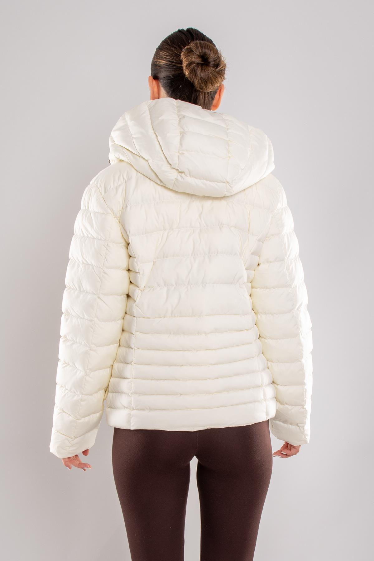 EYLÜL24 Kapüşonlu Cep Fermuarlı Kısa Şişme MOnt