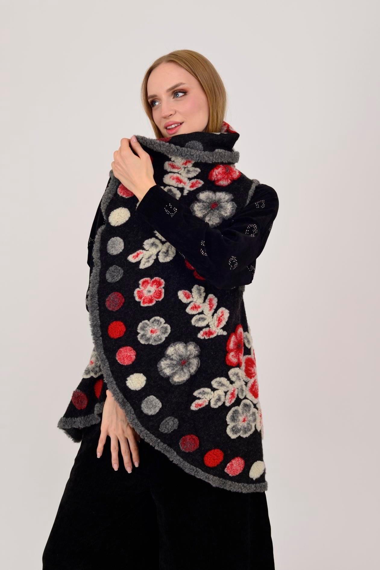 K031 Çiçek Desen Kabartmalı Keçe Yelek