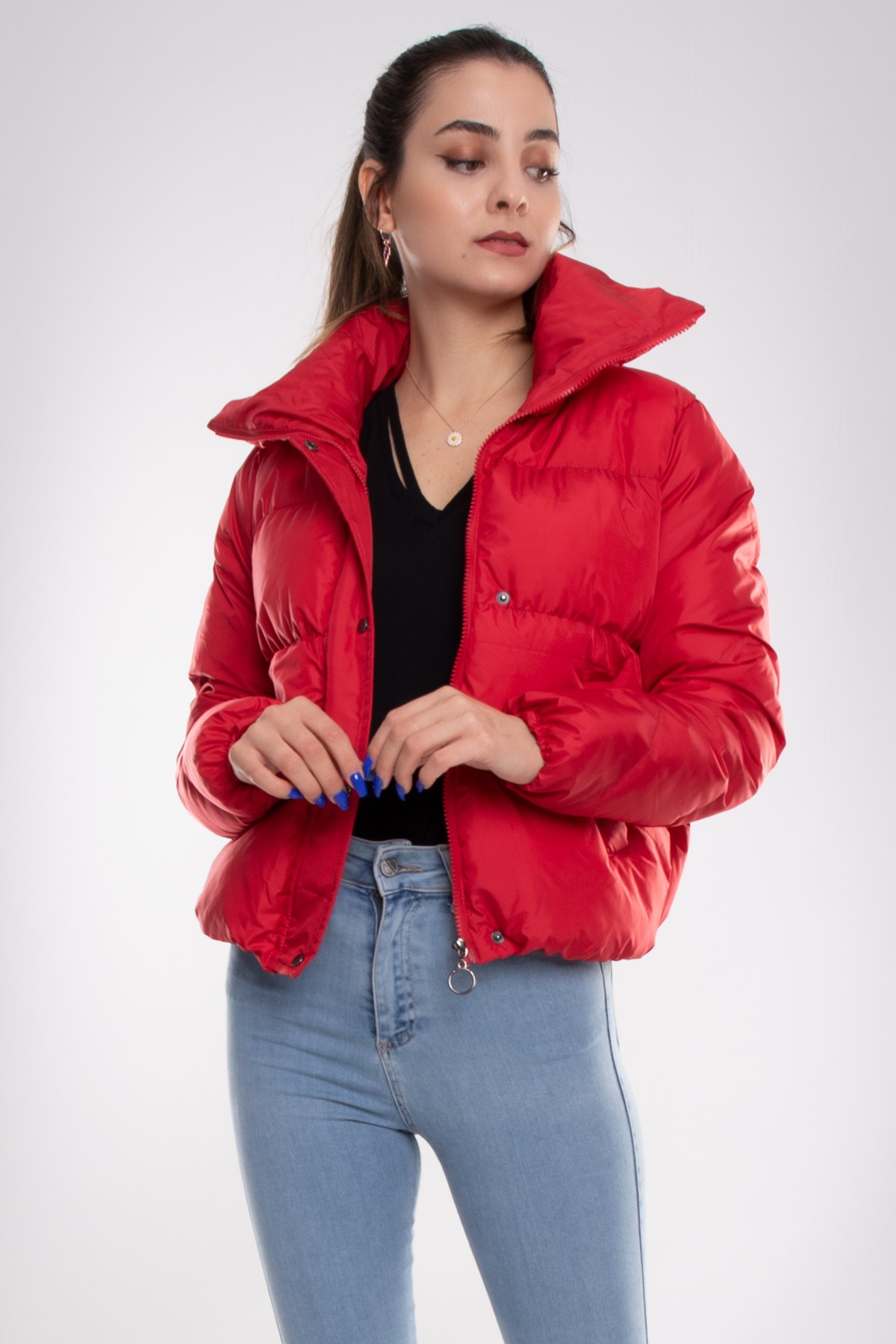 LEYLAK Geniş Yaka Kol ve Etek Ucu Lastikli Kadın Kısa Mont