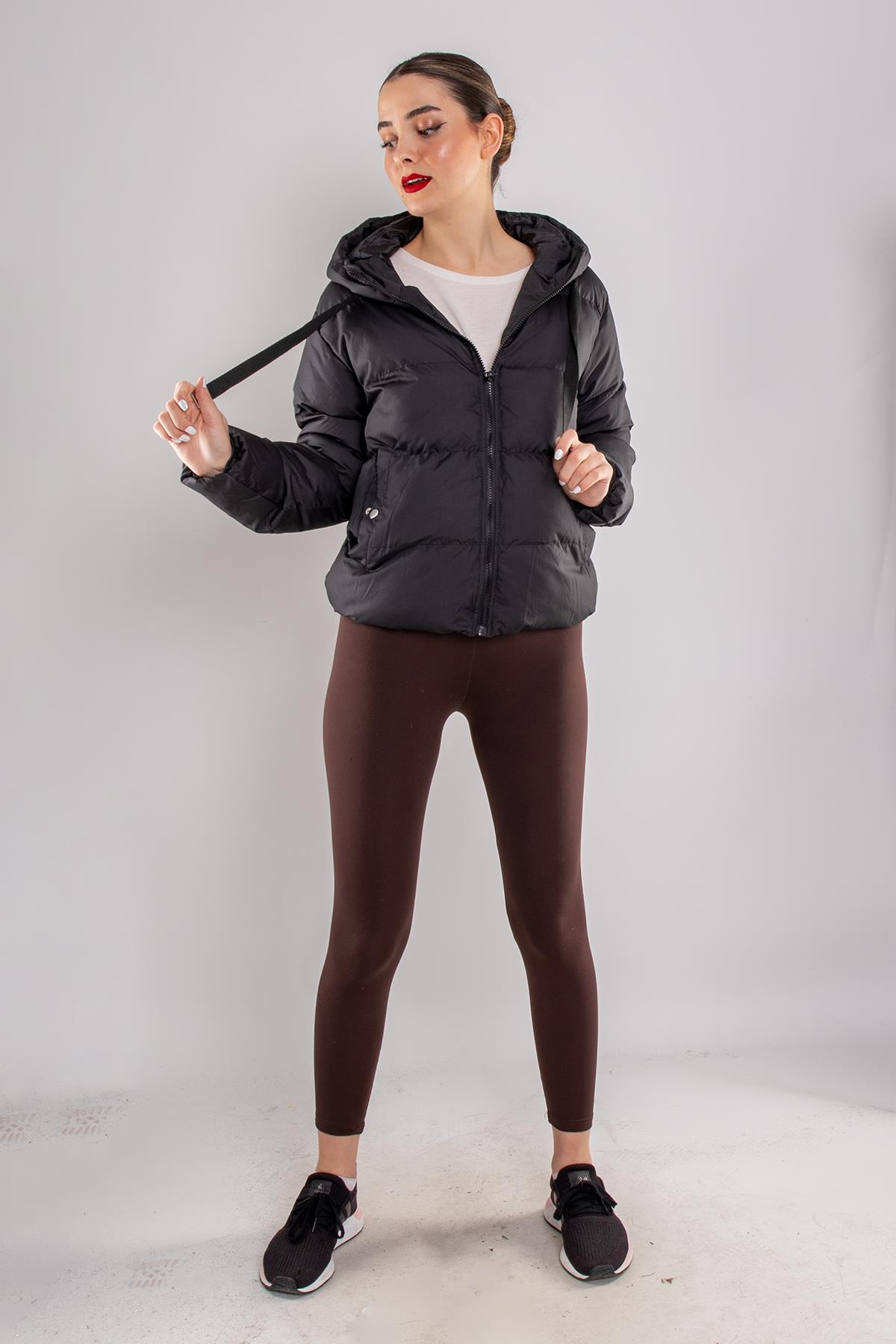 PLEA Slimfit Çıtçıtlı Kapüşonlu Kısa Şİşme Mont