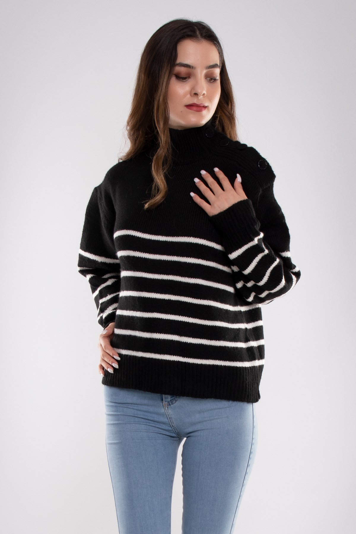 T93553 Yarım Balıkçı Çizgili Omuz Düğmeli Triko Kazak