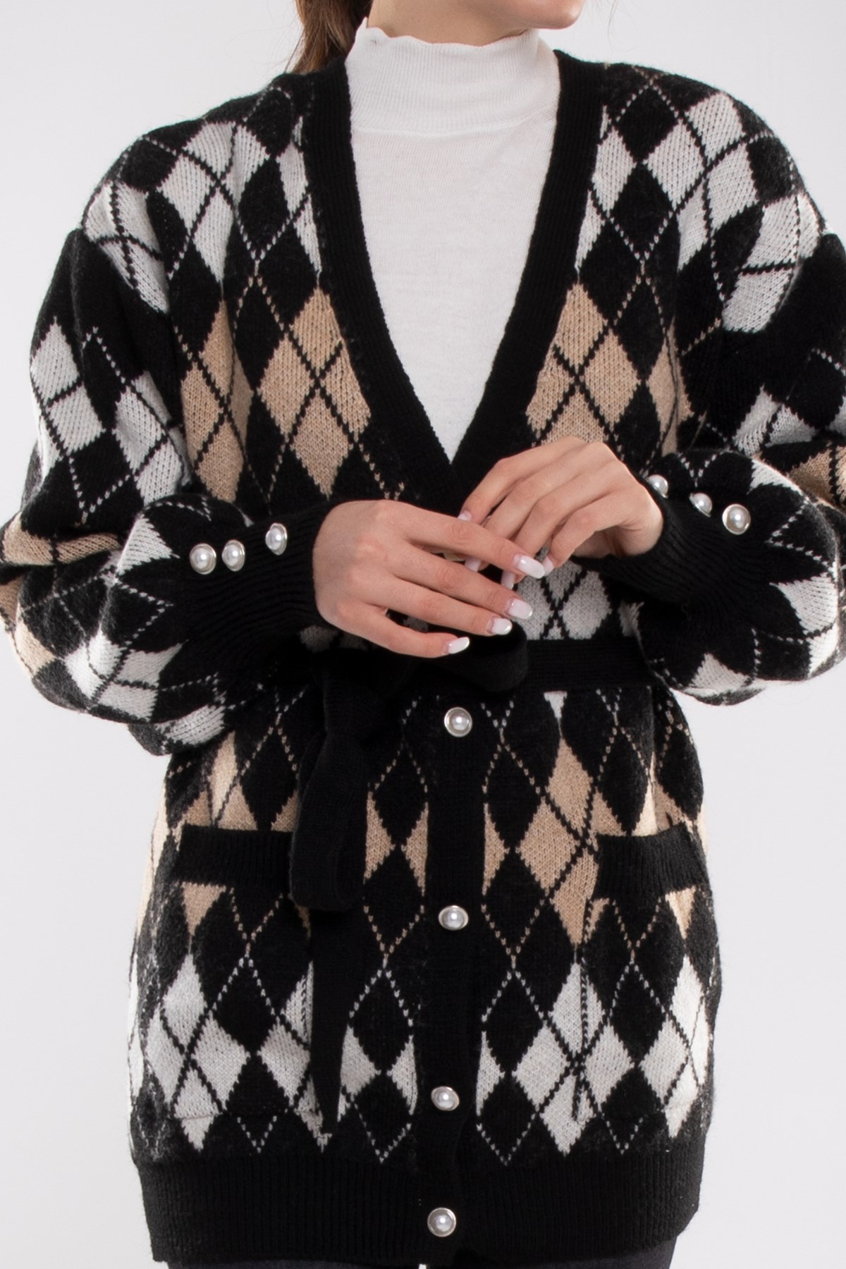 T93723 Cepli Baklava Desen İnci Düğmeli Triko Hırka