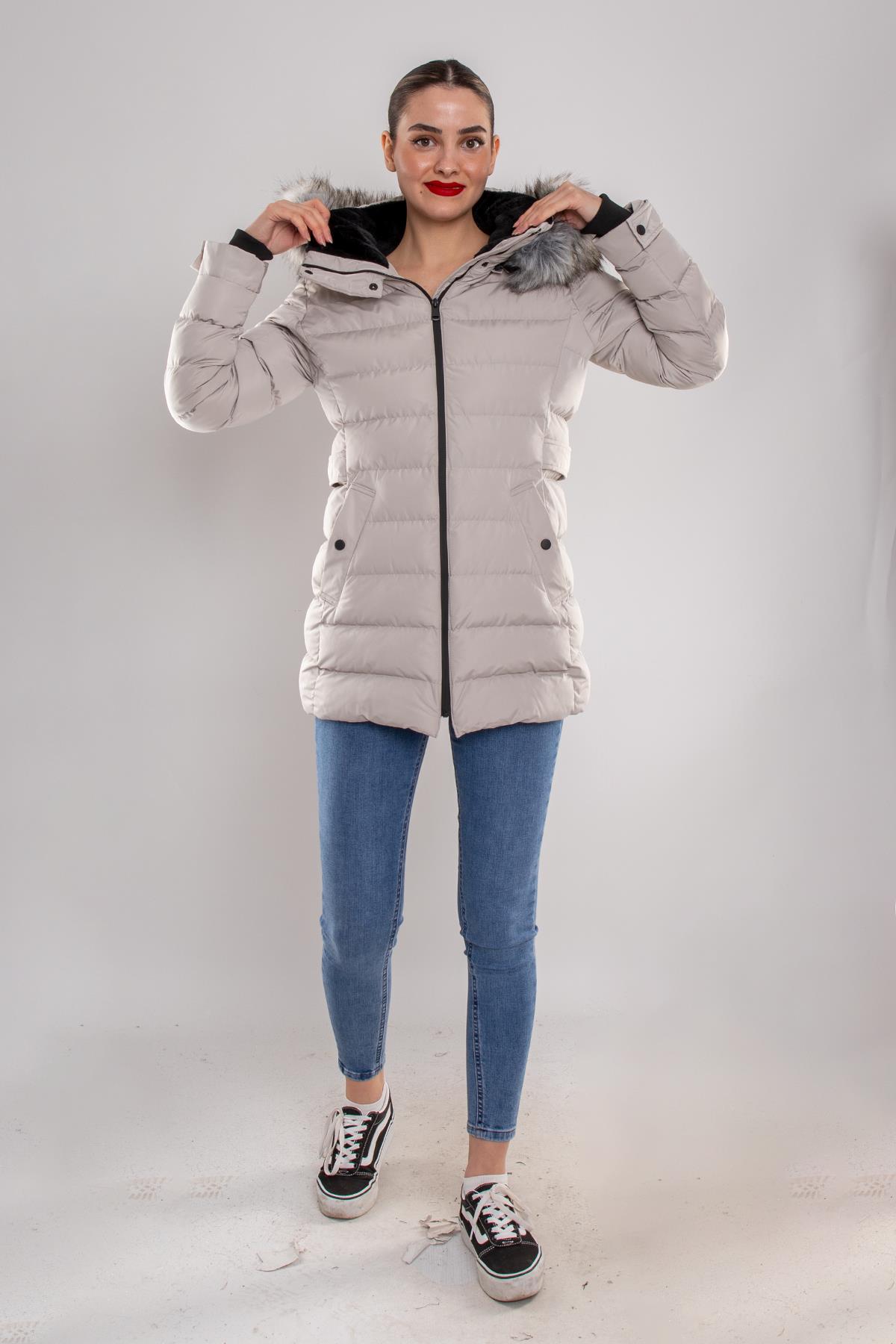 YASMİN23 Kapüşonu Kürklü Beli Çıtçıtlı Slimfit Detay Mont