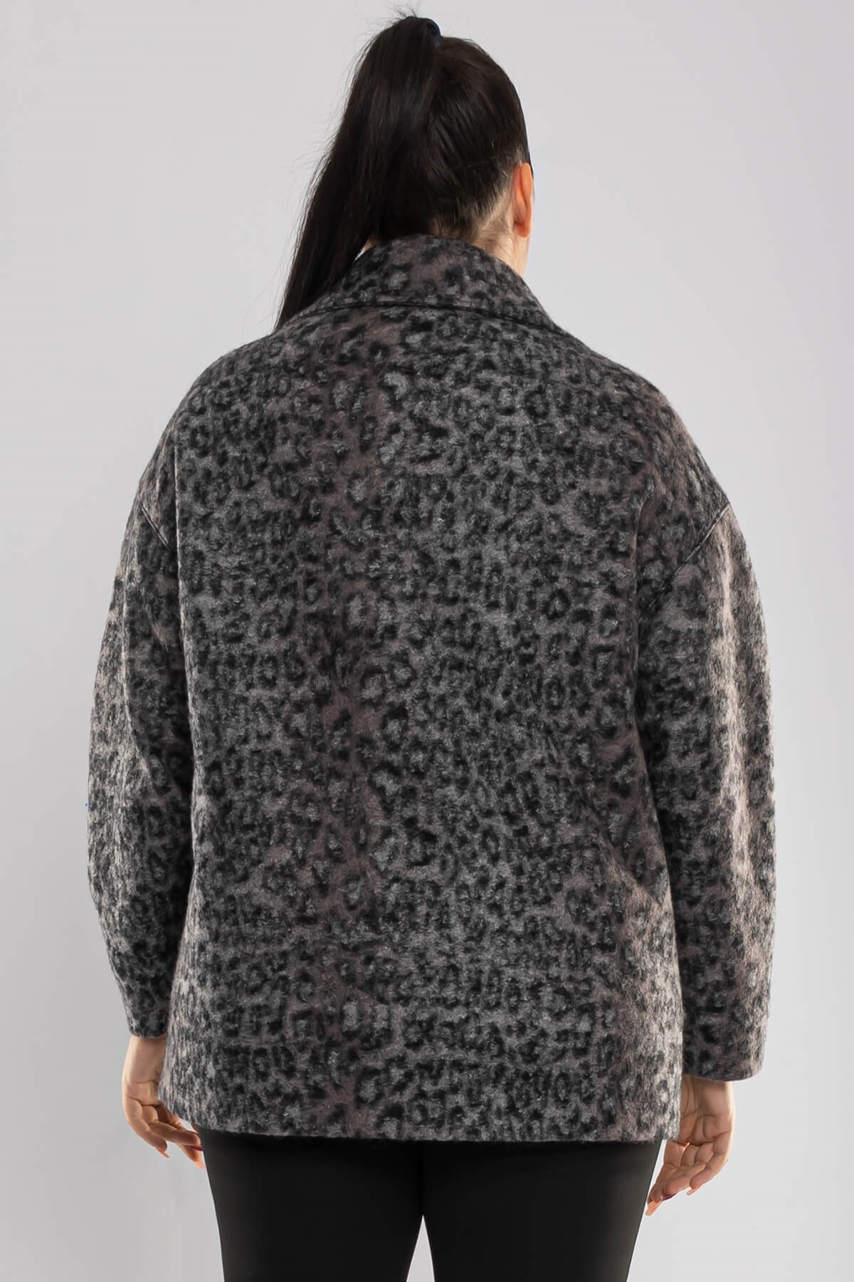 K3205 Büyük Beden Leopar Desenli İçi Astarlı Kadın Mont