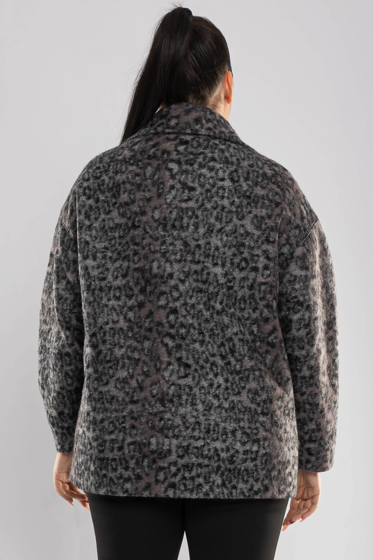K3205 Büyük Beden Leopar Desenli İçi Astarlı Kadın Mont