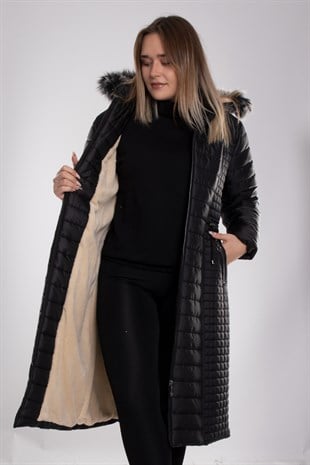 1082 Büyük Beden Beli Bağcıklı İçi Kapüşonu Kürklü Uzun Kadın Mont