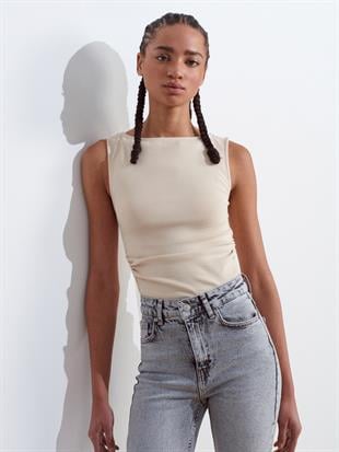 31589 Büzgülü Kayık Yaka Top Crop