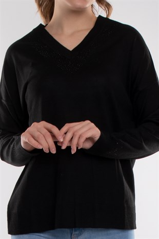 32428 Yakası Kol Ucu Taş Ucu ve Taş Detaylı Dökümlü Kadın Triko Kazak