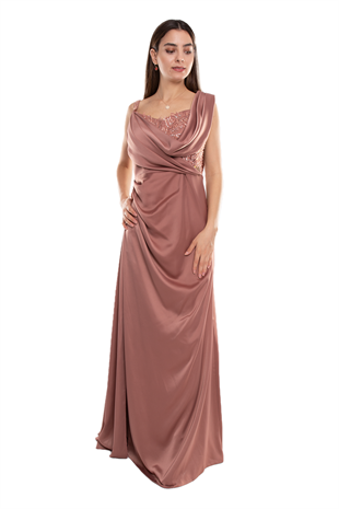 442 Şalyaka Güpür Nakışlı Beli Drape Uzun Saten Elbise
