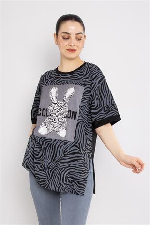 4700 Zebra Desen Taşlı Tavşan Baskılı Biskilet Yaka Pamuklu Tshirt