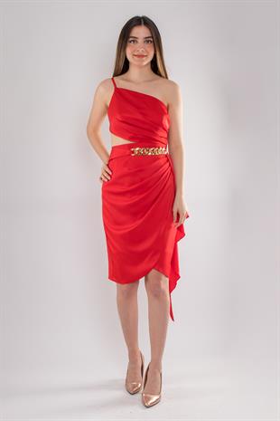489 Tek Omuz Zincirli Beli Drape Saten Kısa Elbise