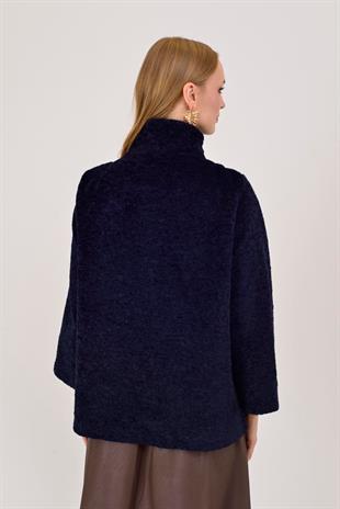 67295 Asimetrik Büyük Düğme Kısa Kaban