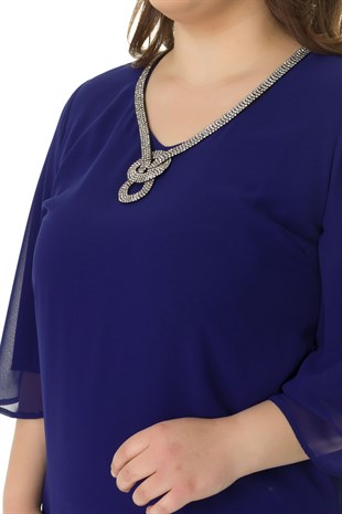7016 YAKASI KOLYELİ KISA ELBİSE