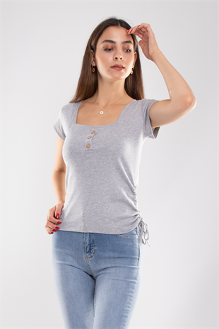75667 Yanı Büzgü Detaylı Kare Yaka Kadın Tshirt