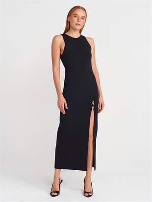 90255 Aksesuar Detaylı Yırtmaçlı Triko Elbise