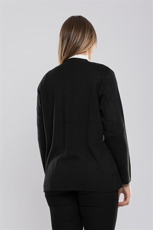 T28063 Cepli Düğmeli Büyük Beden Kısa Kadın Hırka