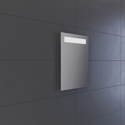 Bergama 45x65 cm LED Aydınlatmalı Ayna TR9009B