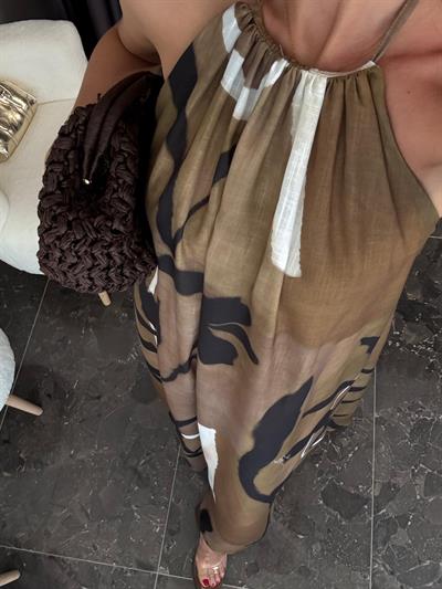 Boyundan Bağlamalı Sırt Dekolteli Elbise