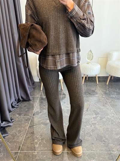 Acı Kahve Gömlek Detaylı Triko Takım