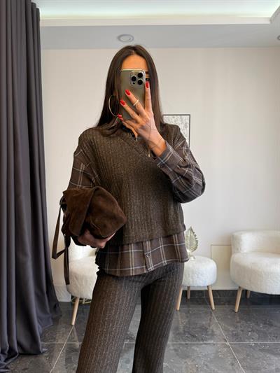 Acı Kahve Gömlek Detaylı Triko Takım