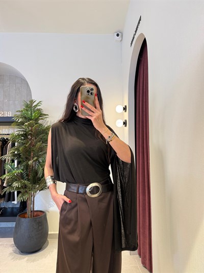 Acıkahve Tek Kol Dik Yaka Bluz